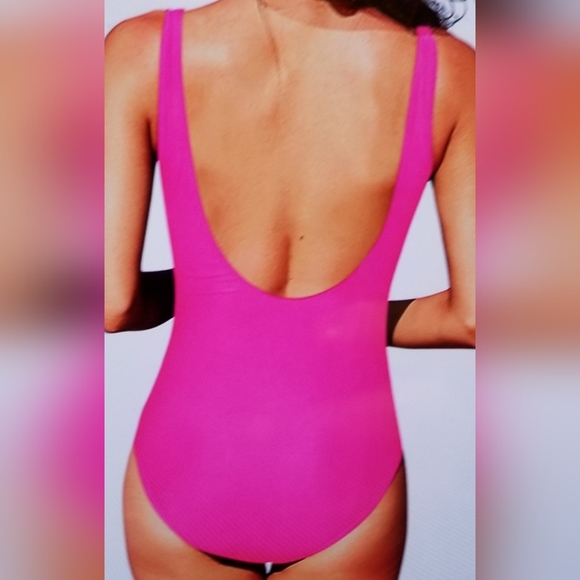 NWT SUPER SEXY SLIMMING RUCHED FRONT SEAMS PEEK A BOO MESH DETAIL. LOW BACK SWIM - Picture 2 of 16